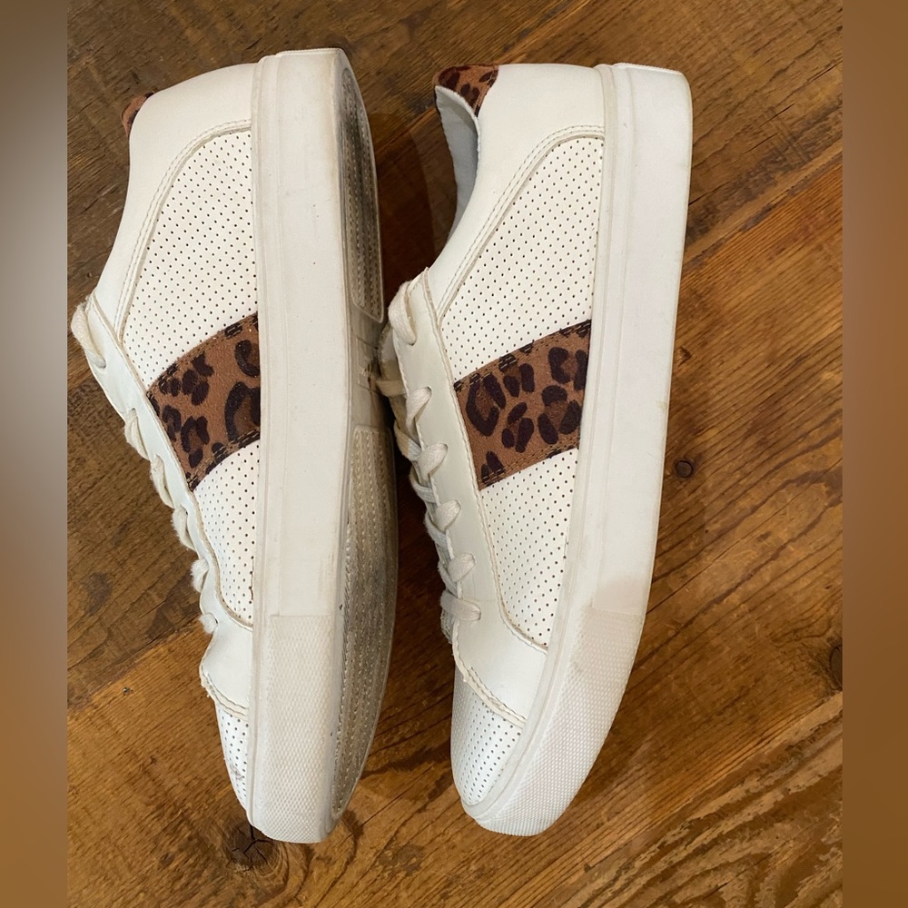 American Eagles Tennis Shoes, Size 9 - Picture 3 of 8